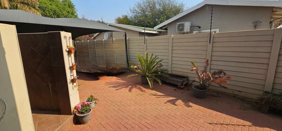 4 Bedroom Property for Sale in Meerhof North West